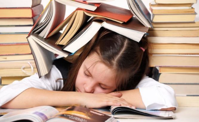 Học sinh mệt mỏi cần thuốc bổ não